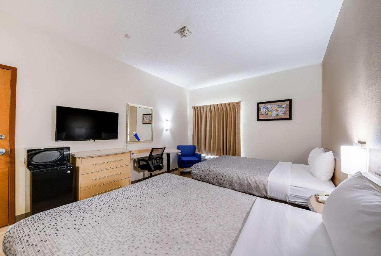 Econo Lodge *